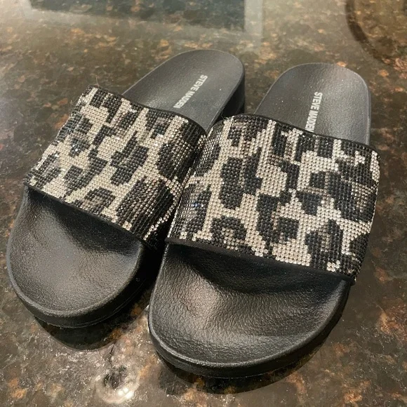 Steve Madden Black and Silver Patterned Slide Sandals - Picture 2 of 5